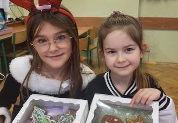 Warsztaty dekorowania pierniczków w klasie Ia