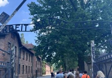 Wycieczka klasy 8b do Miejsca Pamięci i Muzeum Auschwitz-Birkenau