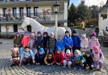 Wycieczka przedszkolaków do Końskiej Doliny w Izbach
